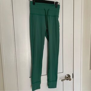 52. Size XS VUORI Green Daily Leggings